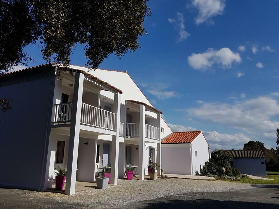 Les Chenes Verts Saint-Savinien Bagian luar foto